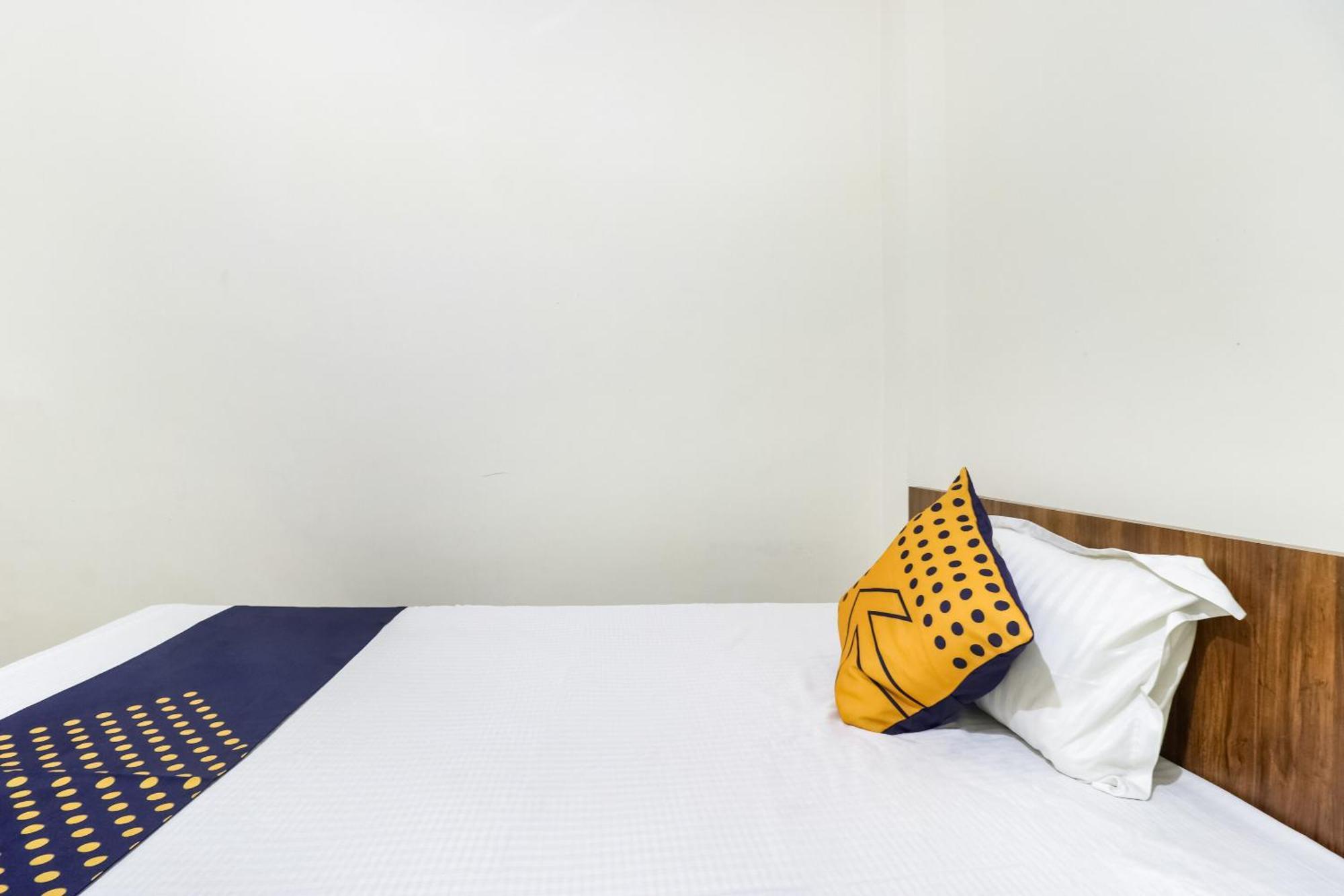 Oyo 40073 Yash Homestay Samarda Kaliāsot Eksteriør billede