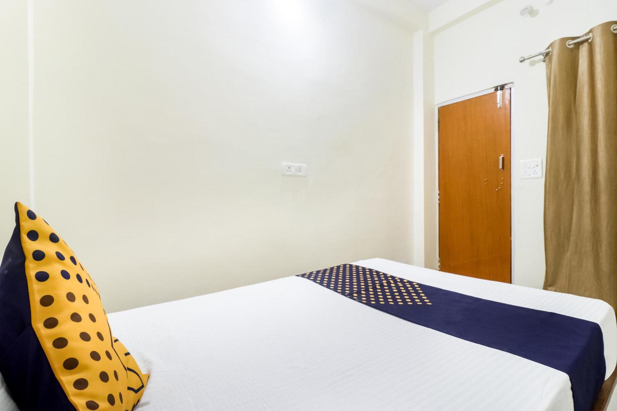 Oyo 40073 Yash Homestay Samarda Kaliāsot Eksteriør billede