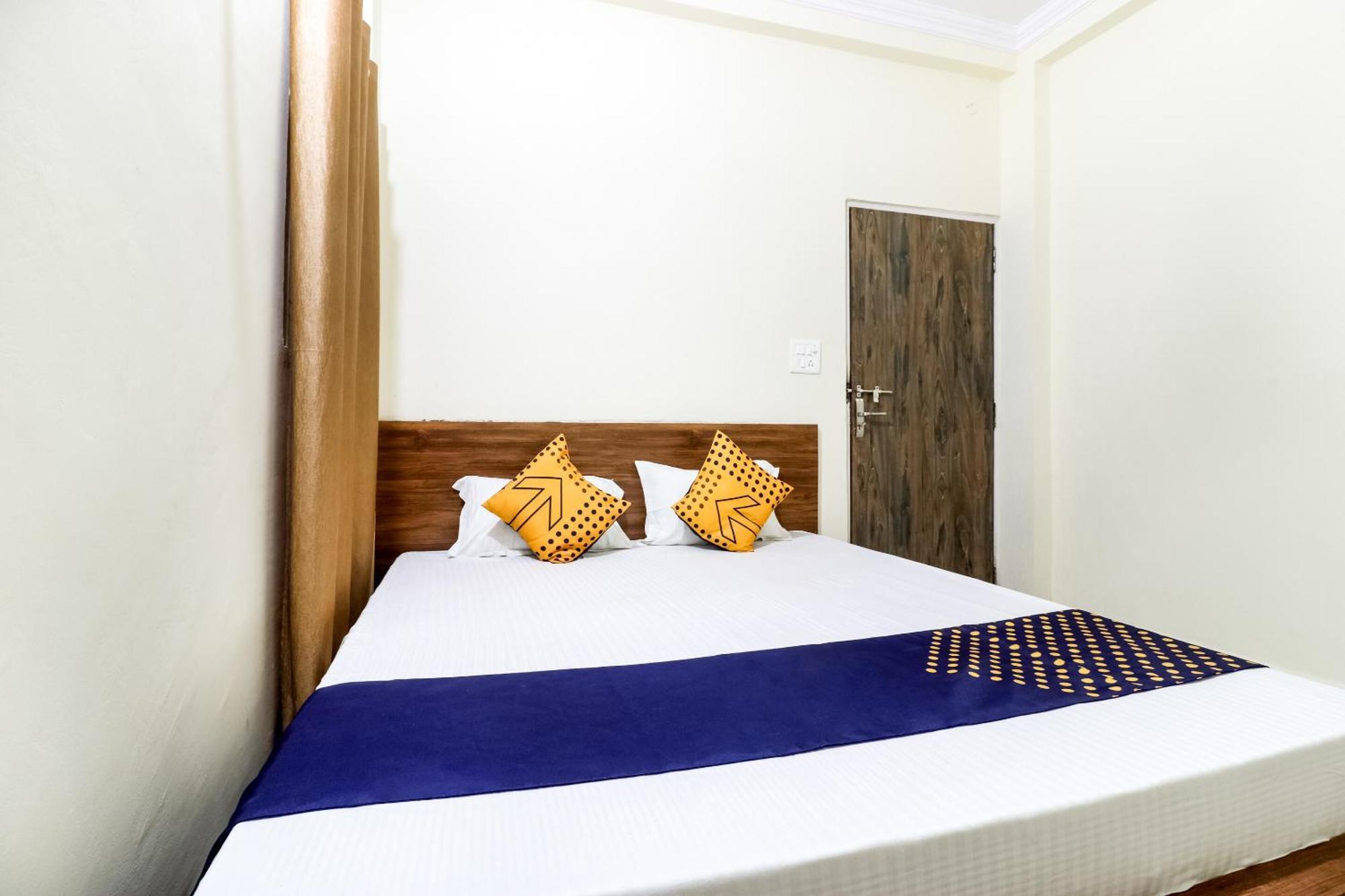 Oyo 40073 Yash Homestay Samarda Kaliāsot Eksteriør billede