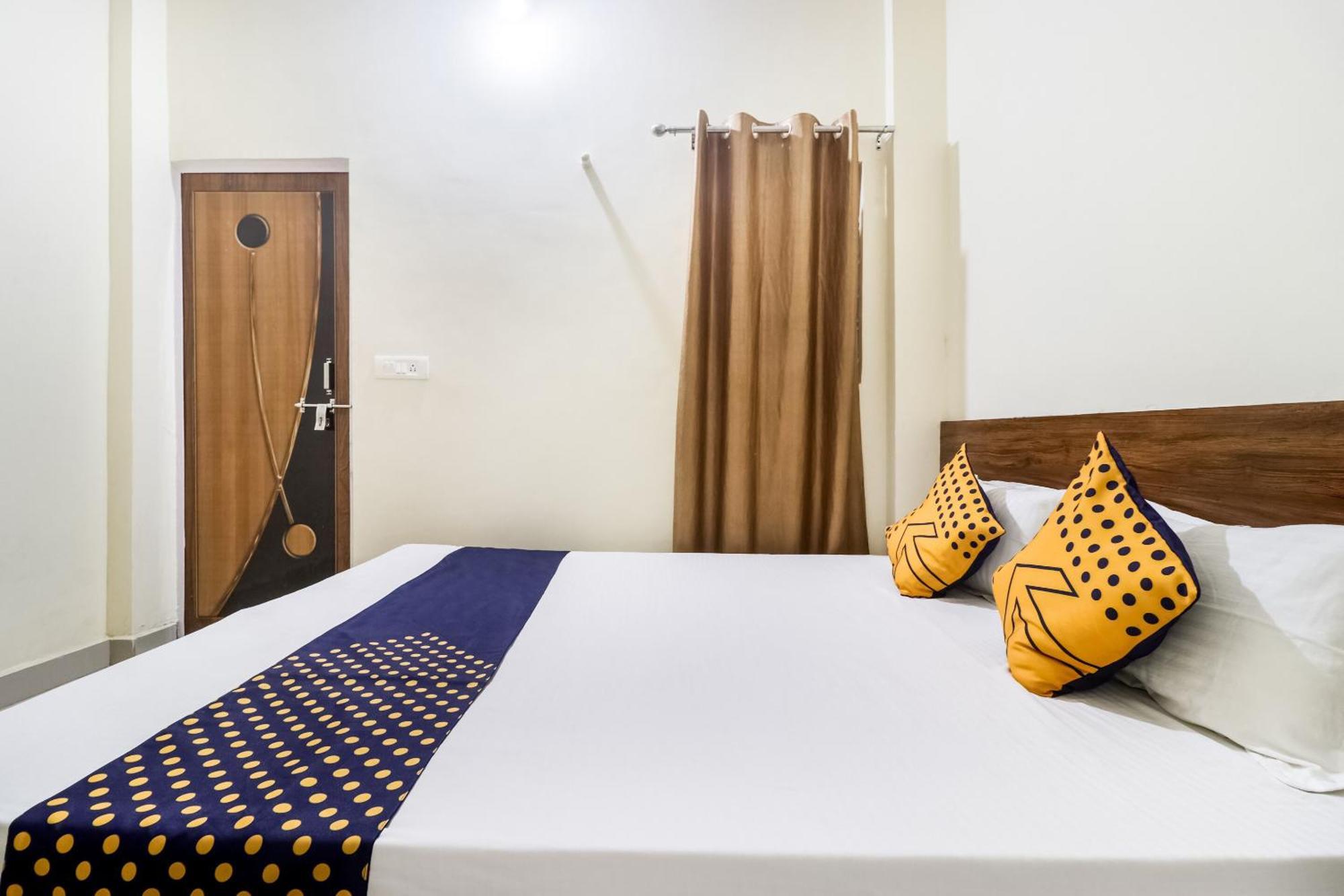 Oyo 40073 Yash Homestay Samarda Kaliāsot Eksteriør billede