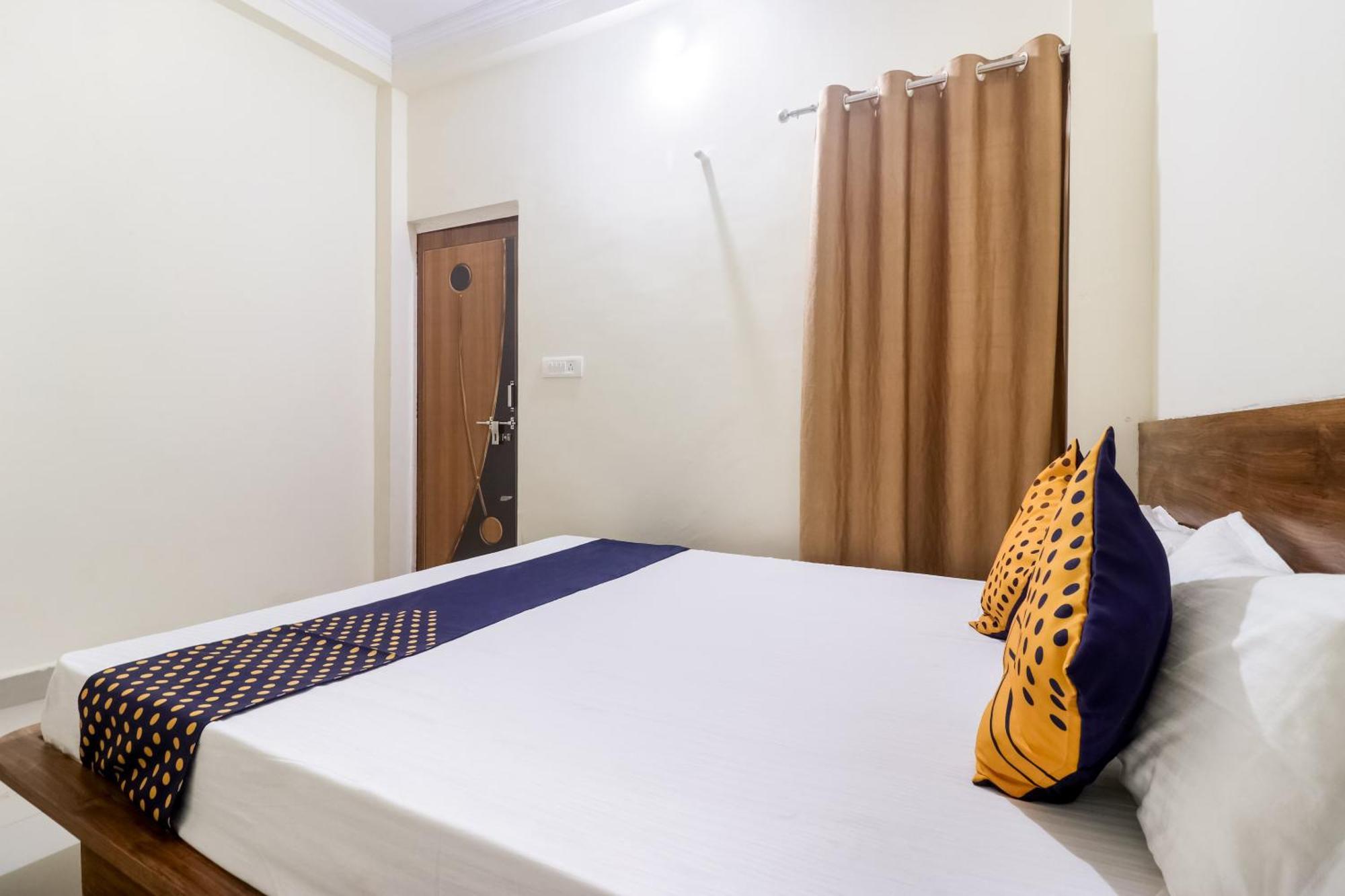 Oyo 40073 Yash Homestay Samarda Kaliāsot Eksteriør billede